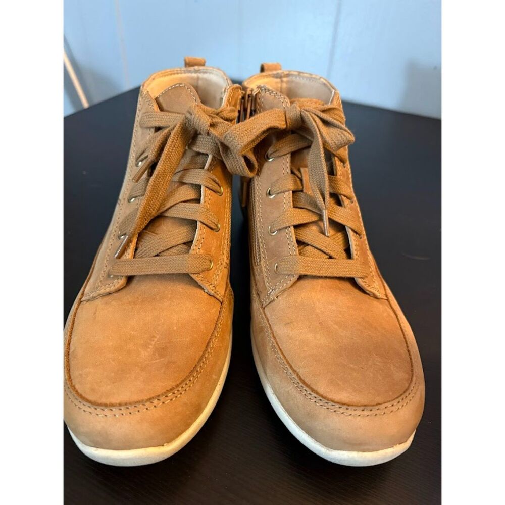 Vionic Shawna High Top Brown boots Size 7.5-Weather Resistant
